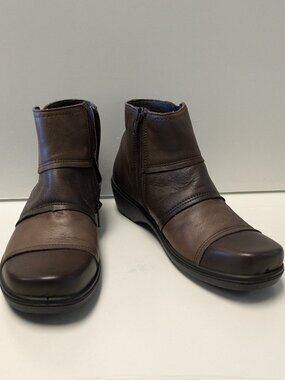 Volks Walkers Tokyo Brown Tokyo Taupe Ankle Boot